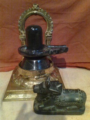 प्योर ब्लैक मार्बल शिवलिंग और ऋषभ