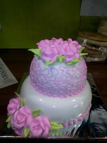 Premium Customized Cakes