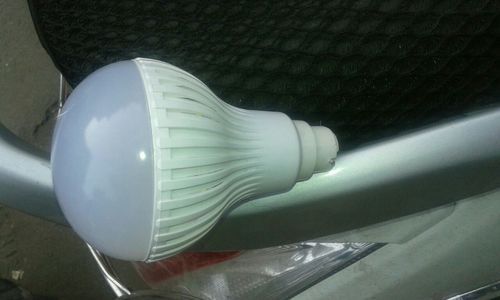 9 Watt LED Bulbs