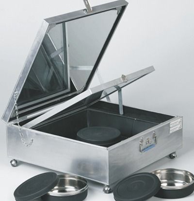 Solar Box Cooker - High-Quality Material, Ideal For 4-5 Persons, Solar Energy Powered, Versatile Cooking Options