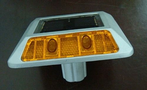 Solar Road Stud - Rugged Polycarbonate Design, Photovoltaic Powered for Automatic Night Visibility