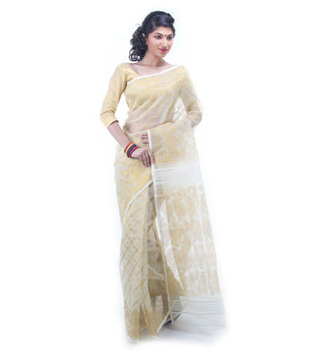 Exquisite White colored Muslin Dhakai Jamdani Saree: A Traditional  Masterpiece - UrbanCraf