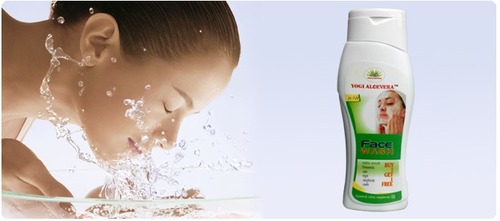 Yogi Aloe Vera Face Wash