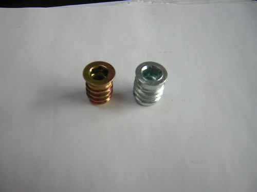 Tee-Nut With 4 Prong