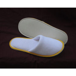 White Soft Slippers Capacity: 20 To 25 Liter (L)