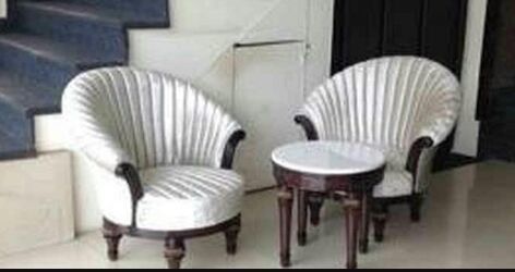  स्टाइलिश और हाई क्लास लिविंग रूम कुर्सियां 
