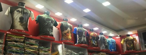 ब्रांडेड प्रिंटेड पुरुषों की टी शर्ट