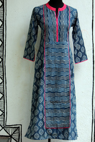 लॉन्ग कुर्ता - इंडिगो और पैनल