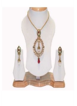 Black Polki Pendant Set With Pearl