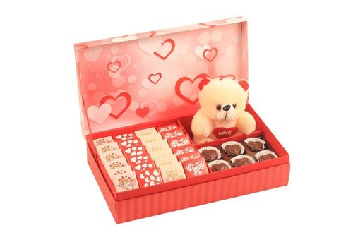 Red Heart Chocolate Box