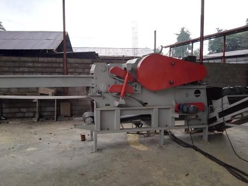 Wood Crushing Machine