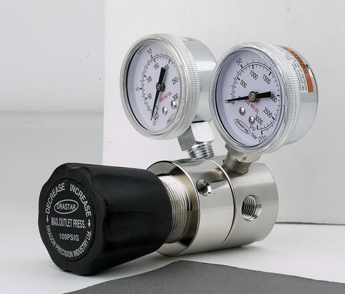 Gas And Liquid Pressure Reducing Regulator