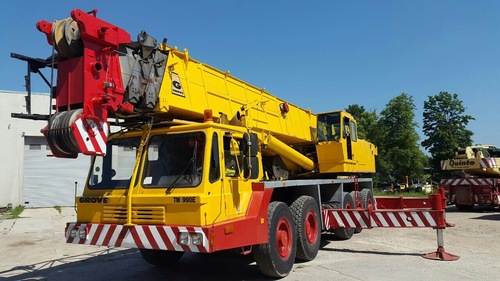 Mobile Crane - High Strength Structure Steel, Super Boom Sections For Enhanced Lifting Capacity And Operator Safety