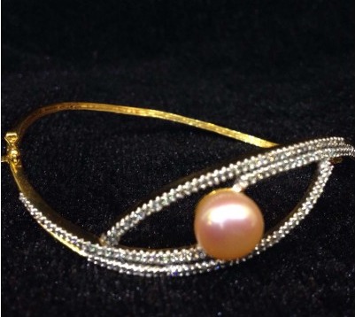Pastel Green Delicate Diamond Bracelet