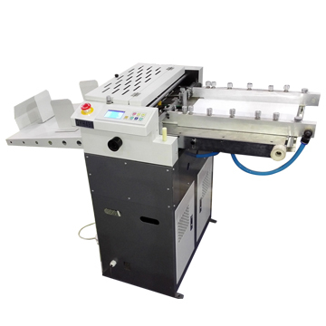 ऑटोमैटिक क्रीजिंग एंड परफोरेटिंग और हाफ कटिंग मशीन Dl480/660