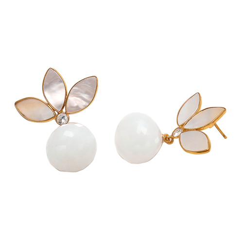 मिल्की चेलेडोनी और शेल जेमस्टोन इयररिंग्स