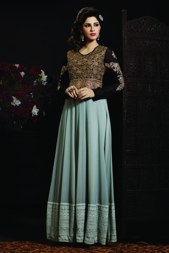 कस्टमाइज़ ब्लैक एंड ब्लू एम्बेलिश्ड एम्बेलिश्ड एम्ब्रॉयडरी किया हुआ इंडोवेस्टर्न गाउन