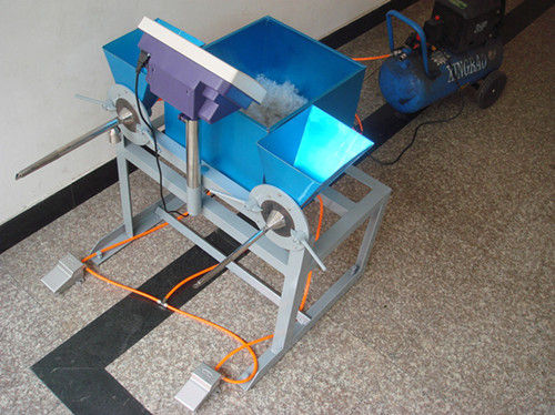 Simple clothing filling machine