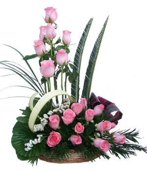 Basket arrangement Pink Roses