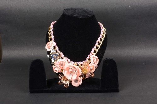 Attractive Flower Design Necklace