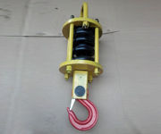 Lifting hook with shock absorber