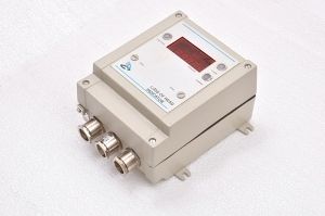 RF Capacitance Differential Level Indicator