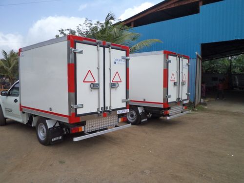 Polishing Refrigerated Truck Bodies