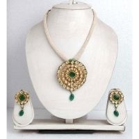 Kundan Studded Gold Platted Pendant Set