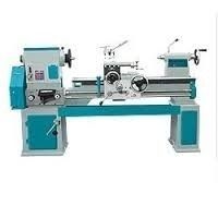 Geared Head Medium Duty Lathe Machine