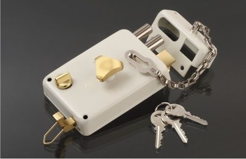 Night Latch Ultra Key With Chain Lock Application: Doors