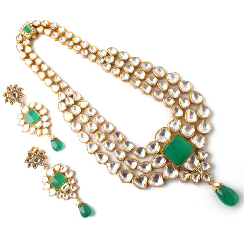 Emerald Kundan Necklace Set