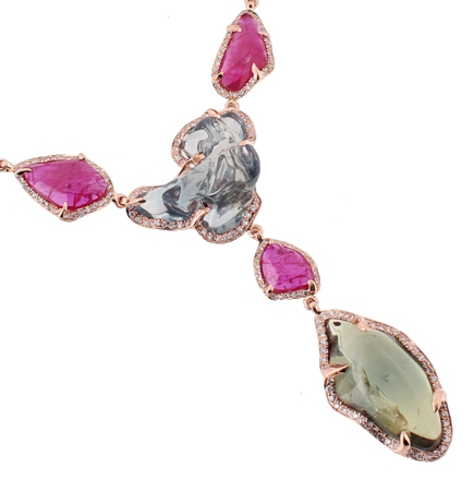 बहु रंगीन नीलम और रूबी हार