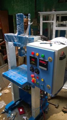  हाइड्रोलिक पैनल सिस्टम डबल डाई अरेंजमेंट पेपर प्लेट मेकिंग मशीन 
