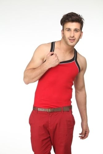 Red Color Extremely Comfortable Regular Fit Skin Friendly Mens Cotton Plain  Gym Vests Inner Wear Size: 75-110 at Best Price in Mumbai