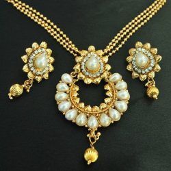 Elegant pearl Pendant set