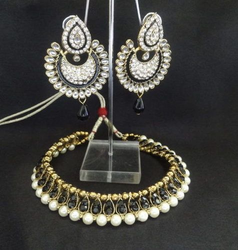 Pearl And Black Stone Studded Necklace With Black Kundan Earrings