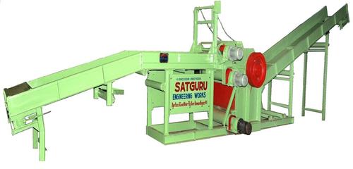 Premium Wood Chips Cutter Machine - Color: Green And Red