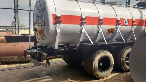 Petroleum Tank - High-Quality Material, Versatile Size Options | Ideal for Petroleum and Liquid Transport