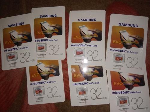 32 GB MicroSDHC Memory Card (Samsung)