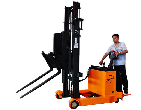 Electric Reach Stacker With Tilting Forks Lifting Capacity: 1000  Kilograms (Kg)