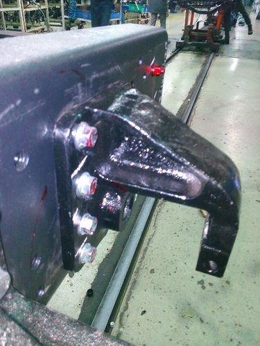 आयशर ट्रक और बसेस