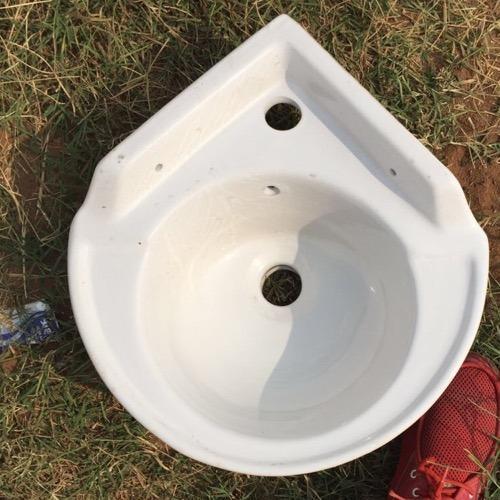 Corner Wash Basin (16x16)