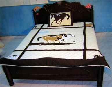 100% Cotton Handmade Applique Embroidered Quilt