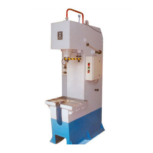 Hydraulic Press Machine - Robust Steel Structure , Hassle-Free Installation and Efficient Functioning