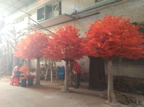 Fiberglass Artificial Maple Tree - Durable UV-Protected Plastic Leaves, Reinforced Fiberglass Trunk with Steel Pipe Inside, Stable Steel Plate Base