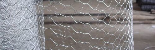 Hexagonal Wire Mesh Capacity: 100 Kg/Hr