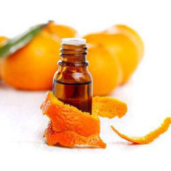 Mandarin Oil - Cold-Pressed Citrus Extract | Uplifting Aromatherapy, Anti-Depressant, Digestive and Skin Rejuvenation Benefits