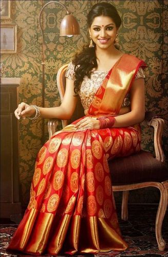 New Kerala style bridal wedding sarees, Kerala wedding saree with jewellery  - YouTube