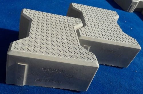 ISI Interlocking Paver Blocks M-40 80MM