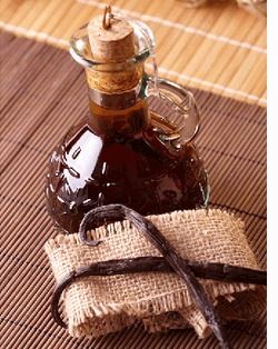 Vanilla Extracts - Pure Concentrated Flavor Essence | Enhances Culinary Creations, Natural Aroma